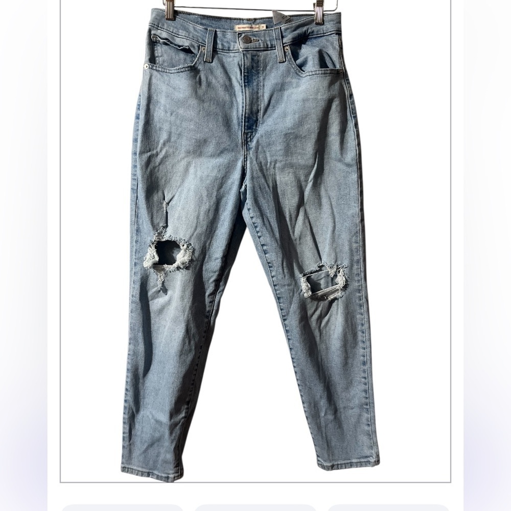 Levi's HighWaisted Mom Jeans Sz 31 Distressed Straight Jeans with Classic Style - Picture 3 of 11